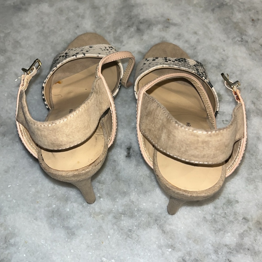 Women's Tan and Black Sandals - Picture 2 of 3
